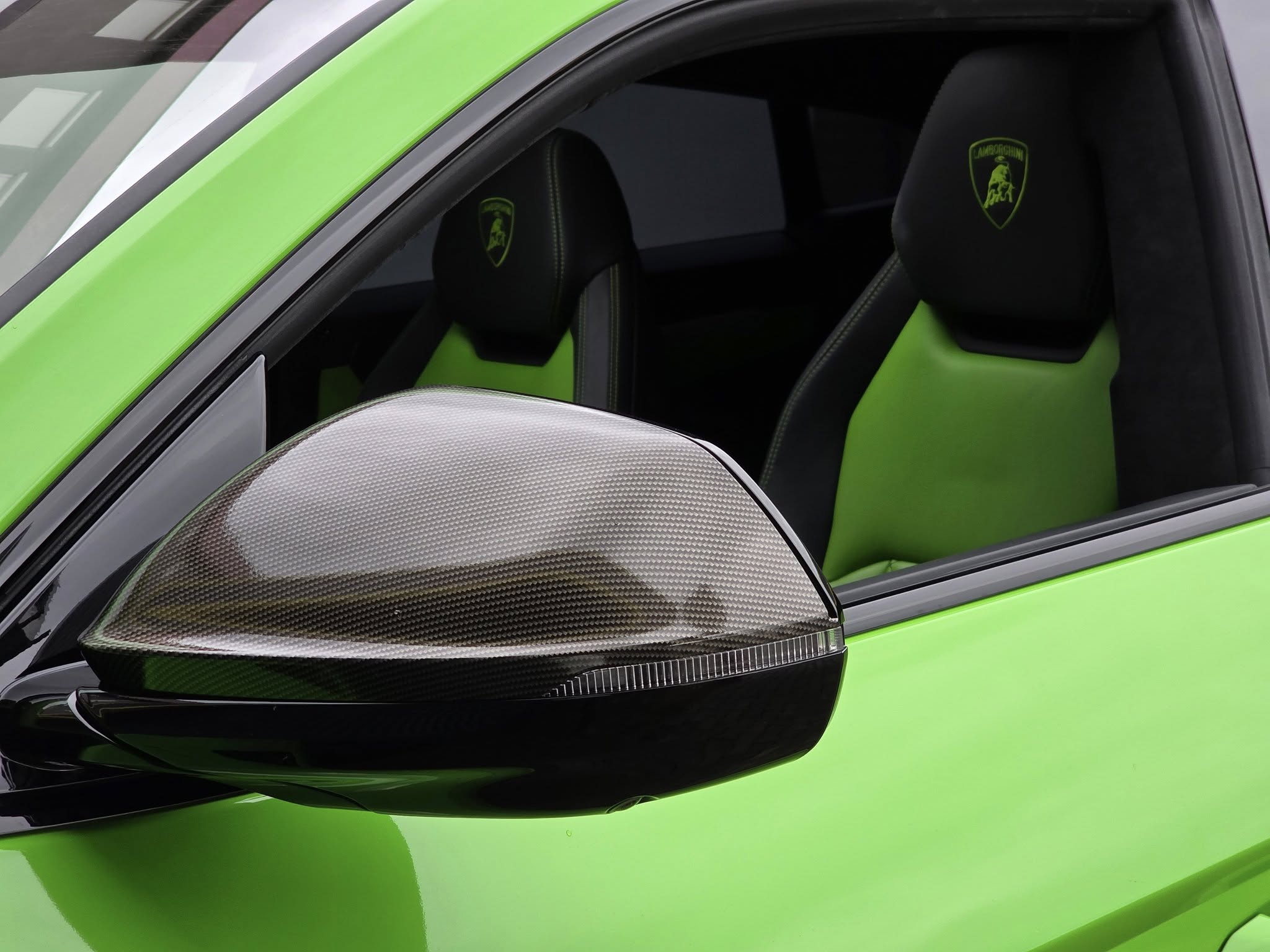 Lamborghini URUS 650-PS “CARBON”