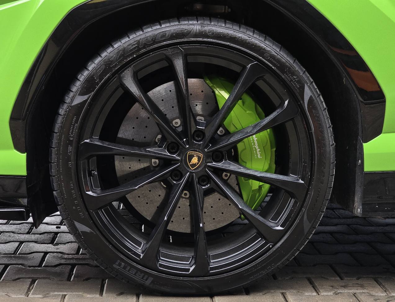 Lamborghini URUS 650-PS “CARBON”